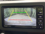 【バックカメラ】駐車時に後方がリアルタイム映像で確認できます。大型商業施設や立体駐車場での駐車時や、夜間のバック時に大活躍!運転スキルに関わらず、今や必須となった装備のひとつです!