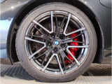 【BMWアロイホイル】軽量かつ強度に拘ったアロイホイル。走行性能ポテンシャルを引き出す設計。車の足元を引き締めてくれる大きなポイントはアロイホイルです。