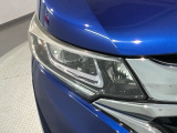 LEDヘッドライトは、点灯の瞬間から最大光量を発揮し、突然暗くなるトンネルなどでの安定感を高めます。