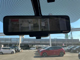 スマートルームミラー♪たくさん荷物を載せても、バックカメラで映像を映すので後方の視界も確保!!様々なシーンで活躍する便利装備☆