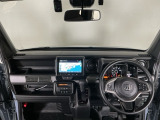 【前方視界】開放的な前方視界!運転がしやすく疲れにくいです♪窓が大きく、見通しがとっても良いおクルマですよ♪