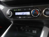 車内の温度管理に便利なオートエアコン☆