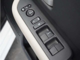 ◆パワーウィンドウスイッチ◆運転席から全席の窓の開閉操作を行うことが出来いつでも換気ができます!
