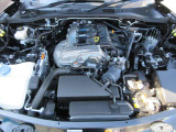 ロードスターRFのために専用設計されたSKYACTIV-G 2.0は、ソフトトップ車の「使い切る喜び」とは違い余裕をもった走行を可能にした「余す喜び」をテーマにしております。