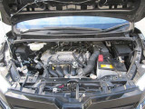 エンジンルームは綺麗で整備し易い車です。