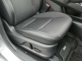 運転席はパワーシートになります。