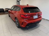 メルボルン・レッドメタリック 電動トランク ACC 禁煙車 AppleCarPlay 18インチホイール パーキングアシスト 後退アシスト バックカメラ 正規認定中古車 全国正規ディーラー保証 2年走行距離無制限