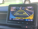 【バックカメラ】運転が苦手な方も車庫入れラクラクです!ギアをリバースに入れれば自動的に切り換わりますので、面倒な操作は不要です♪狭い駐車場もお車を傷つけず安心ですね!