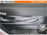 運転席シート上下アジャスター付き。ドライバーの背丈に合わせて調整できます。