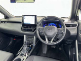 運転席まわりです。 各操作スイッチは使いやすい位置に配置されてます。