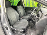 運転席まわりには十分なスペースがあり、大柄な方でもゆったり運転していただける環境です。