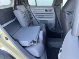 2列目シートを倒すことによってラゲージスペースが広がり、長い荷物も積みこむことができます!