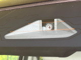 【スズキ セーフティサポート】走行中に前方の車両等を認識し、衝突しそうな時は警報とブレーキで衝突回避と被害軽減をアシスト。より安全にドライブをお楽しみいただけます。