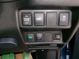 パワーバックドアスイッチです。運転席からも開閉出来ます。