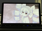 テレビ番組を楽しめる画面を備えており、停車中の待ち時間にも映像を視聴できます。画面が見やすい位置にあり、出発前や休憩時に車内で過ごす時間を快適にします。