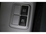 3つの走行モードがあります。『EVモード』はモーターのみで走行しガソリンを消費しないハイブリッド車ならではの環境にも優しい走行です。