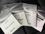 メンテナンスノート、取扱説明書ですね。 車の情報が凝縮されています。 車の整備記録が記載されている大事な物ですよ。
