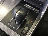 オートマのシフトレバーは操作しやすい位置にあります☆