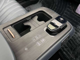 操作が簡単なシフトレバーですのでストレスなく運転が出来ますよ!