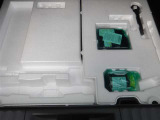 荷室下部にパンク修理キットが収納されてます。