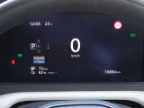 【メーターパネル】充電状態や出力・回生状態など、細かく確認することができます。分かりやすいアイコンもポイントです!