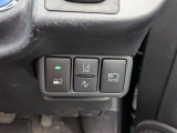 安全機能も豊富なお車です。