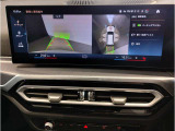 【バックモニター】&rdquo;R&rdquo;レンジにシフトチェンジして頂くとバックカメラとセンサーが起動し駐停車時の運転をサポートします。