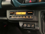 オートエアコンの温度設定等の操作スイッチです。外の天気や気温に合わせて車内を自分に合った温度設定にすることが出来るので快適なドライブが楽しめますよ!!