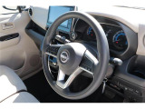 ハンドル周りもスッキリしていて運転しやすいです。