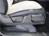 ◆シートハイトアジャスター◆運転席を上下に高さ調節ができます!運転ポジションを体格に合わせてシート調整できます。