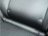 ◆ISOFIX◆シートベルトいらずでチャイルドシートと固定金具を連結するだけでガッチリ固定できます。