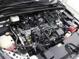 2ZR-FXE型 1.8L 直4 DOHCエンジンと1NM型 交流同期電動機のハイブリッドシステム搭載、FF駆動です。