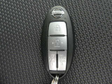 キーを取り出すことなくドアの施解錠、エンジンの始動が可能で便利な「インテリジェントキー」付です。