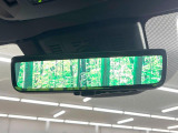 【デジタルインナーミラー】後席の大きな荷物や同乗者で後方が確認しづらい時でも安心!カメラが撮影した車両後方の映像をルームミラー内に表示。クリアな視界で状況の確認が可能です!