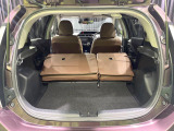 普段のお買い物や通勤、送迎等に十分な荷室スペースを確保しております。セカンドシートを倒すと、大きな荷物の積載も可能です♪