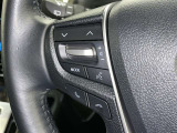ステアリングスイッチ装備!運転しながら手元でオーディオの操作などができます。