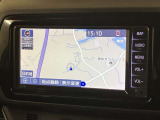 純正ナビを装備。タッチパネル式で使いやすく、お出かけもラクラクです。