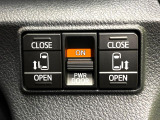 【両側パワースライドドア】スマートキーや運転席のスイッチで後席両側スライドドアの開閉が可能♪電動だから力を入れてドアを開ける必要が無く、小さなお子様でも簡単に開け閉めでき快適です♪