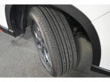 タイヤサイズは225/60R17です。