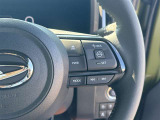 【クルーズコントロール】アクセル操作なしで一定速度を保つ機能。先行車との距離を自動調整する追従型が主流で、高速走行時の疲労を劇的に軽減します。長距離移動が多いお客様への商談では必須の快適装備です。