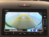 ★バックモニター搭載★ バック時目視しにくいクルマの周囲をカメラで映し出し、安全・安心駐車をサポート♪バックの苦手な方も後ろがハッキリ見えるので安心です☆