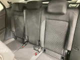 ●シンプルかつ機能的なPeoples Carを表現するインテリア。適度なタイト感と、圧迫感を感じない横方向への広がりを高いレベルで実現します。