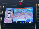 【パノラミックビューモニター】専用のカメラにより、上から見下ろしたような視点で360度クルマの周囲を確認することができます☆死角部分も確認しやすく、狭い場所での切り返しや駐車もスムーズに行えます。