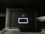 USB充電専用電源ソケットも付いています。モバイル機器などの充電専用