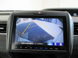 バックをする際、後方確認ができる【バックモニター】を装備  車庫入れが苦手な人もこれで安心! ☆過信は禁物です 目視と併せてご利用ください