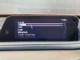 ラジオやBluetooth接続、USBによる音楽や動画再生など多彩なメディアに対応しています。スマートフォンから手軽に音源を流せるほか交通情報も確認でき、毎日のドライブを快適にサポートする実用的な機能です。