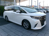 広々とした車内空間に優れた燃費性能。更にデザインも上質で人気のお車です!