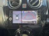 アラウンドビューモニター。上空から見下ろしたような映像が映し出されるので、駐車をスムースに行えます。