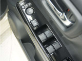 ◆パワーウィンドウスイッチ◆運転席から全席の窓の開閉操作を行うことが出来いつでも換気ができます!