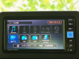 テレビやFM・AMラジオ、Bluetoothなど、複数の音源が画面にまとまっています。使いたい項目を選びやすく、日々の移動やお出かけに合わせて音楽を楽しめます。